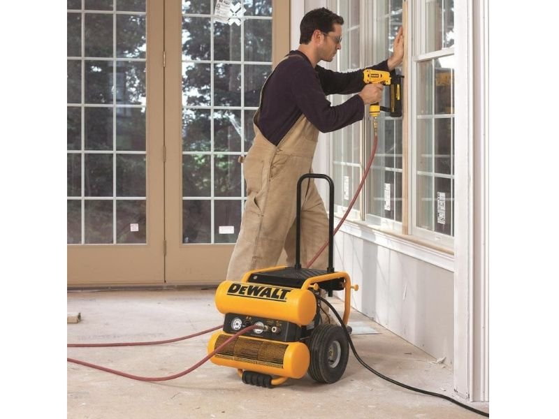 How Well Does the DEWALT D55154 Work With Nail Guns?